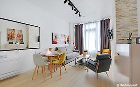 Intimate Apartment With Air Conditioner & Jacuzzi 2Br 6P Montmartre