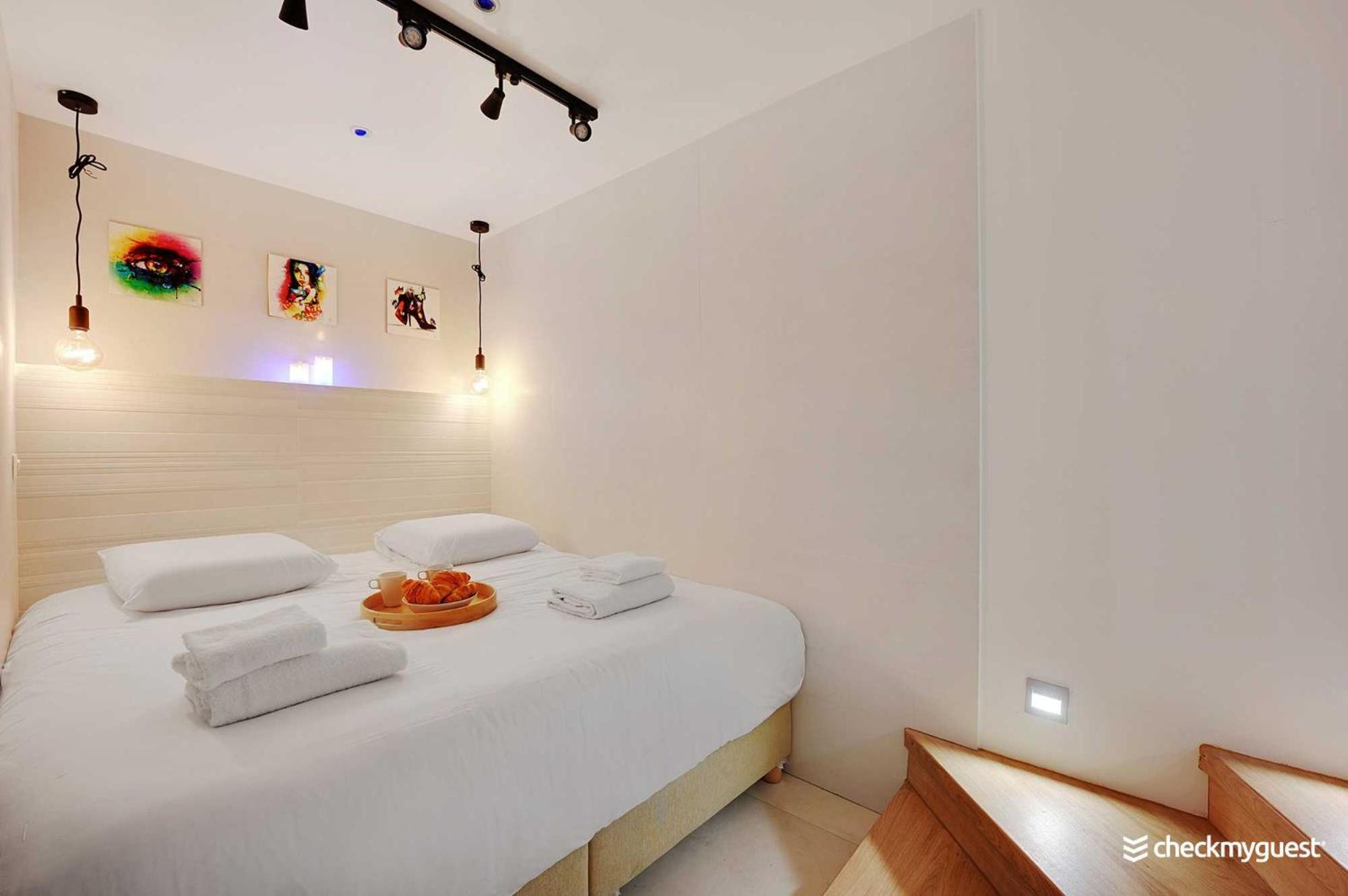 Intimate Apartment With Air Conditioner & Jacuzzi 2Br 6P Montmartre Parigi Esterno foto