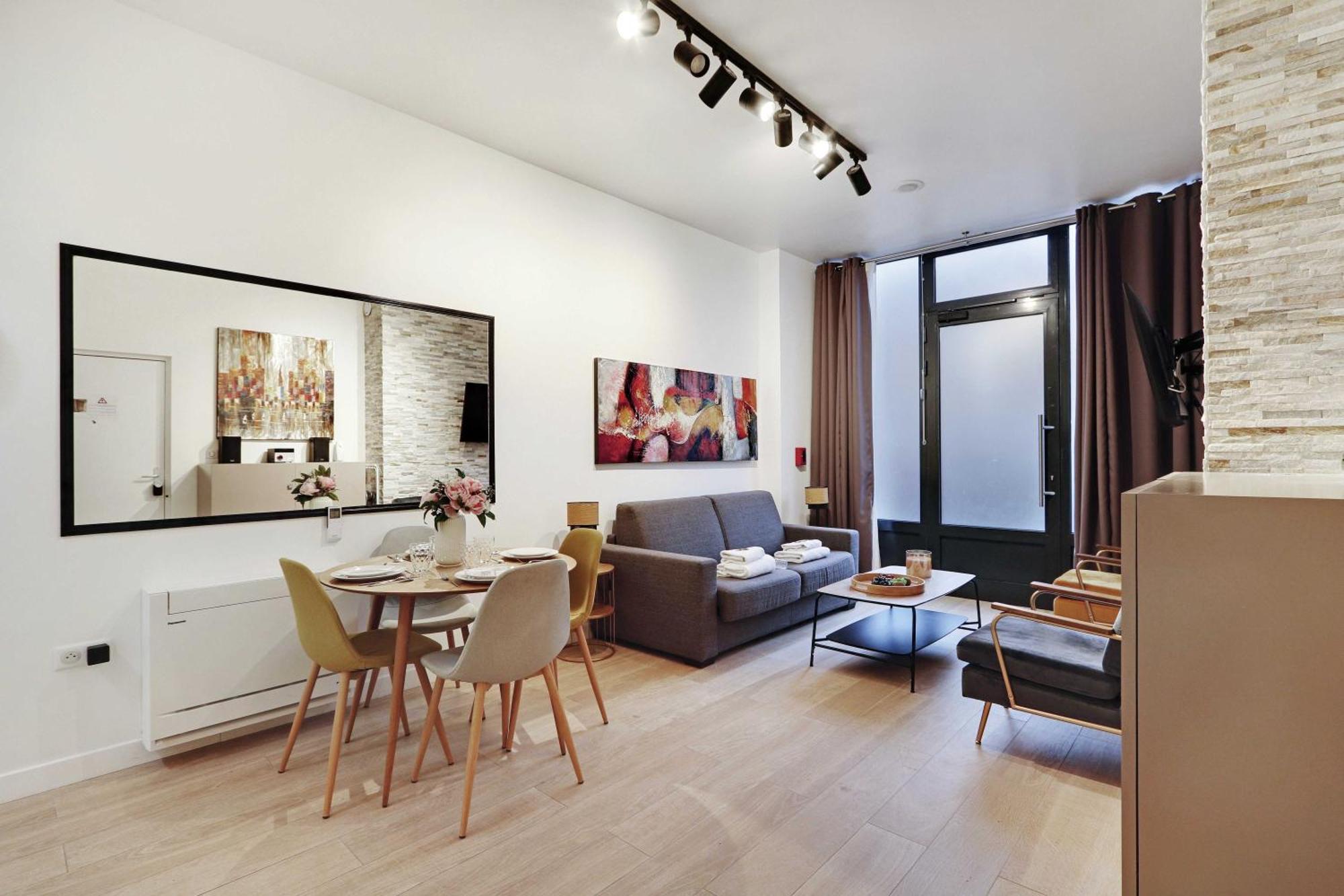 Intimate Apartment With Air Conditioner & Jacuzzi 2Br 6P Montmartre Parigi Esterno foto