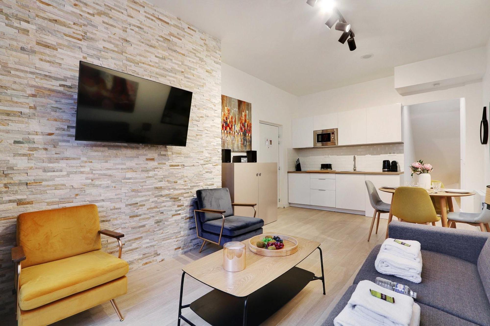 Intimate Apartment With Air Conditioner & Jacuzzi 2Br 6P Montmartre Parigi Esterno foto