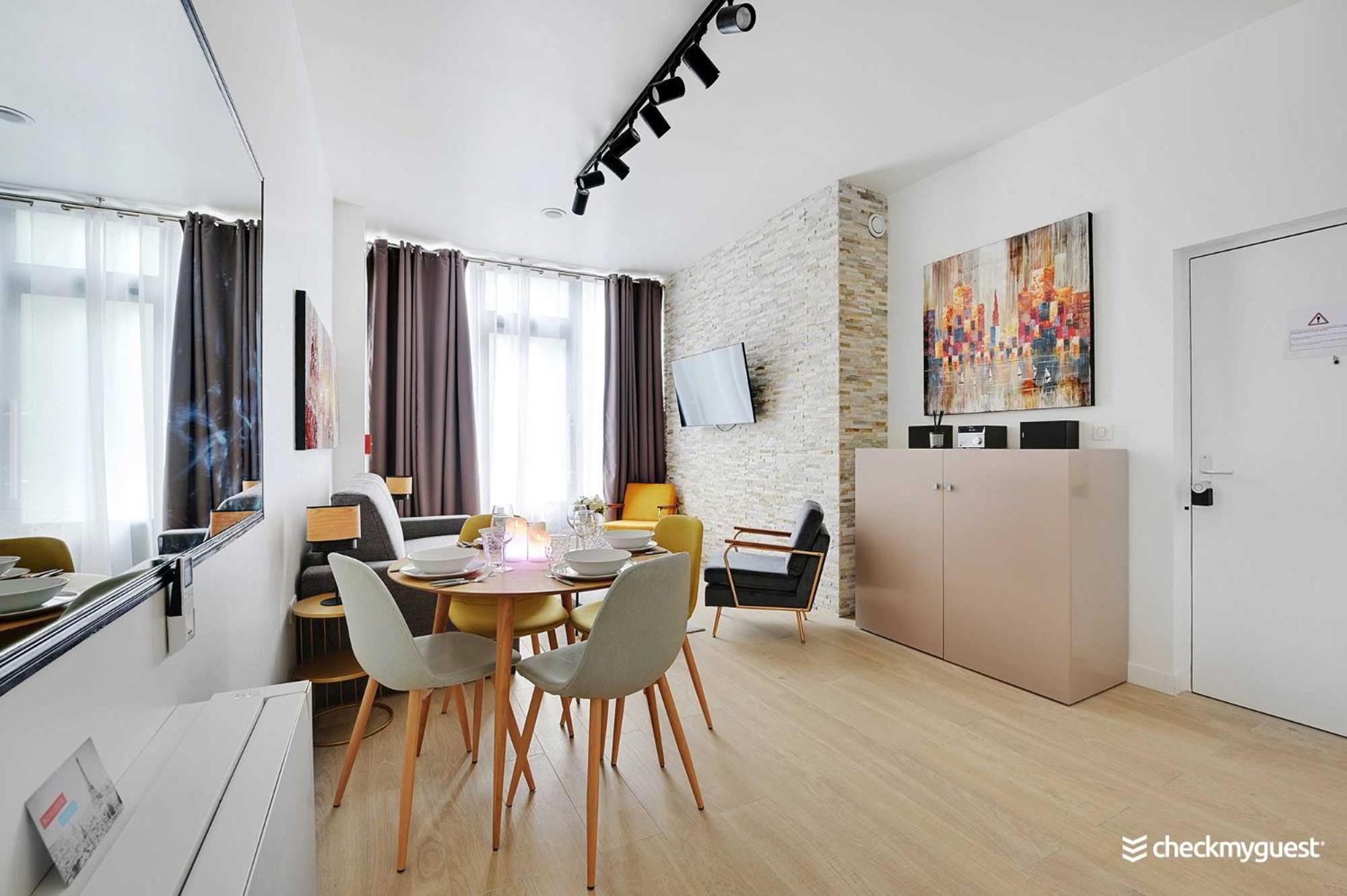 Intimate Apartment With Air Conditioner & Jacuzzi 2Br 6P Montmartre Parigi Esterno foto
