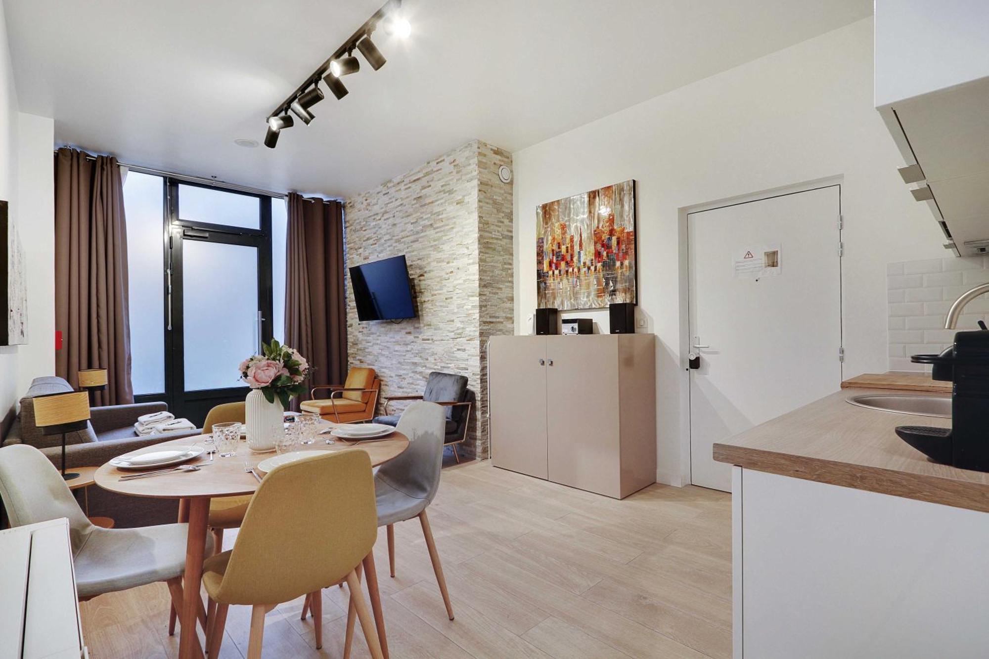 Intimate Apartment With Air Conditioner & Jacuzzi 2Br 6P Montmartre Parigi Esterno foto
