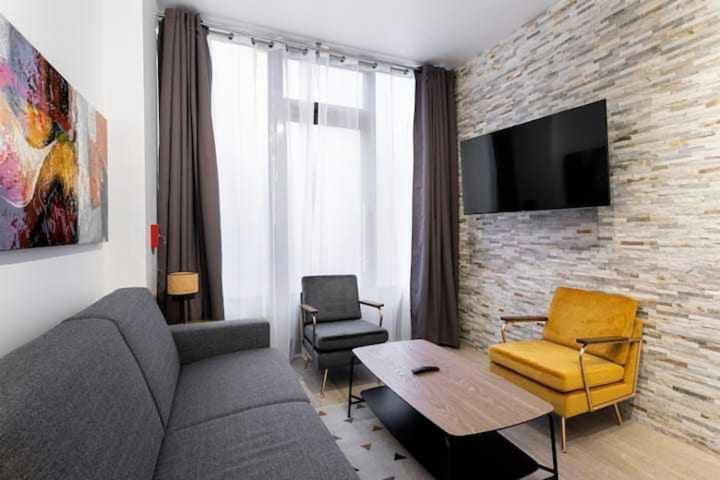 Intimate Apartment With Air Conditioner & Jacuzzi 2Br 6P Montmartre Parigi Esterno foto